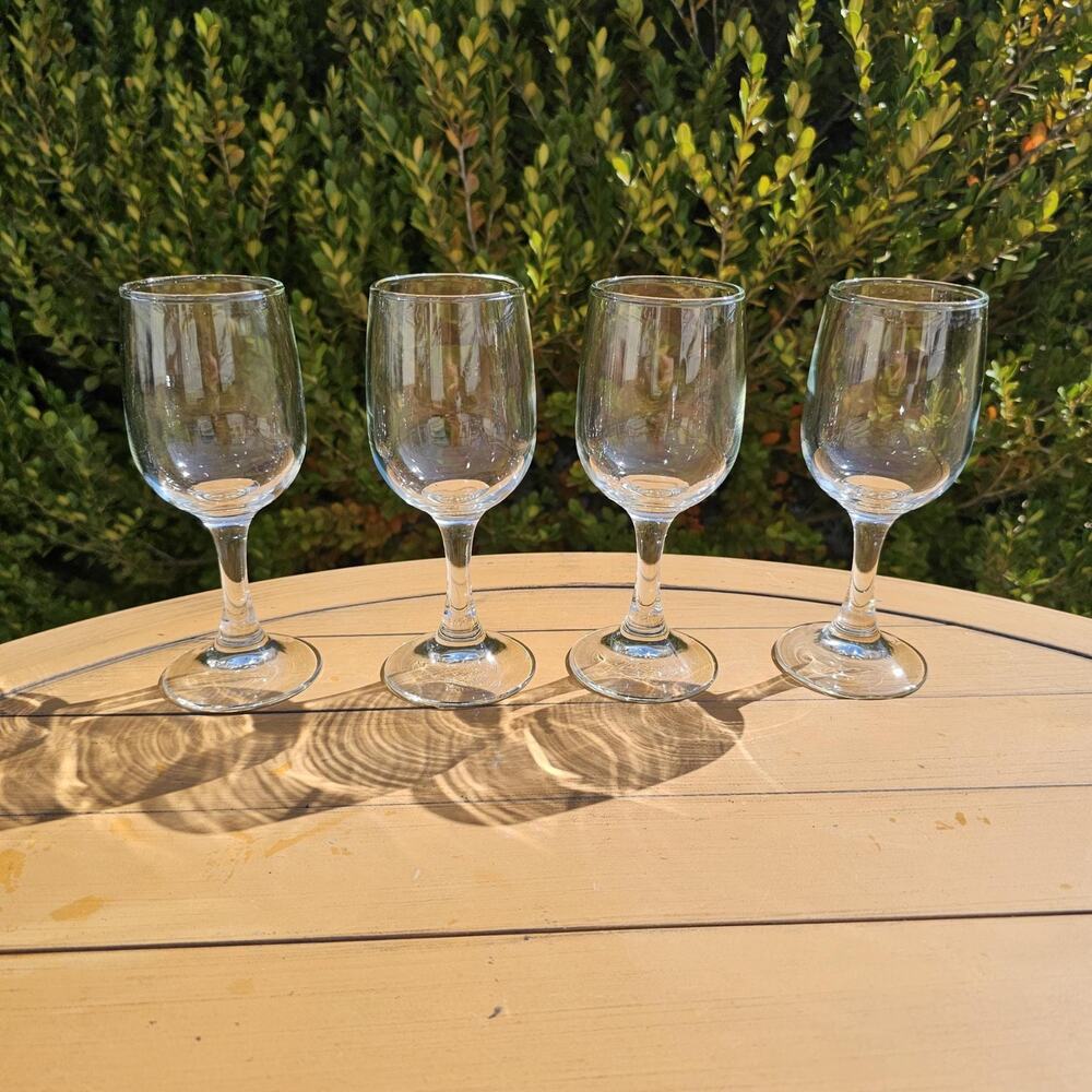 Vintage Clear Glass Set of 4 Wine Glasses